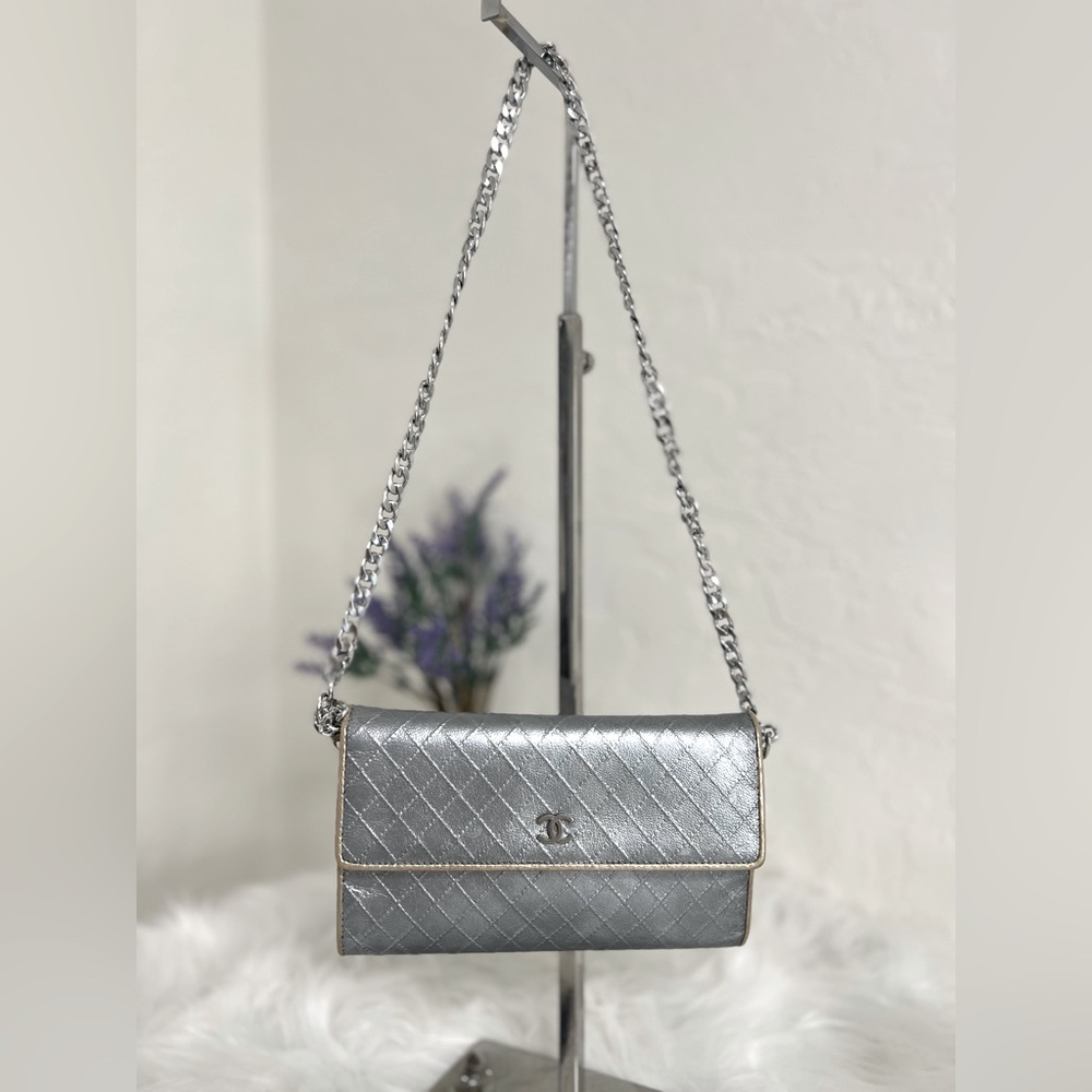 🔥CHANEL 06-08 cc Calfskin Silver Diamond Stitch Wallet on Chain